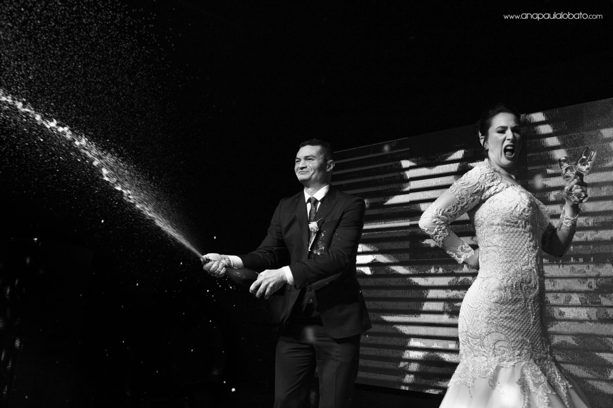 noivos champagne palco